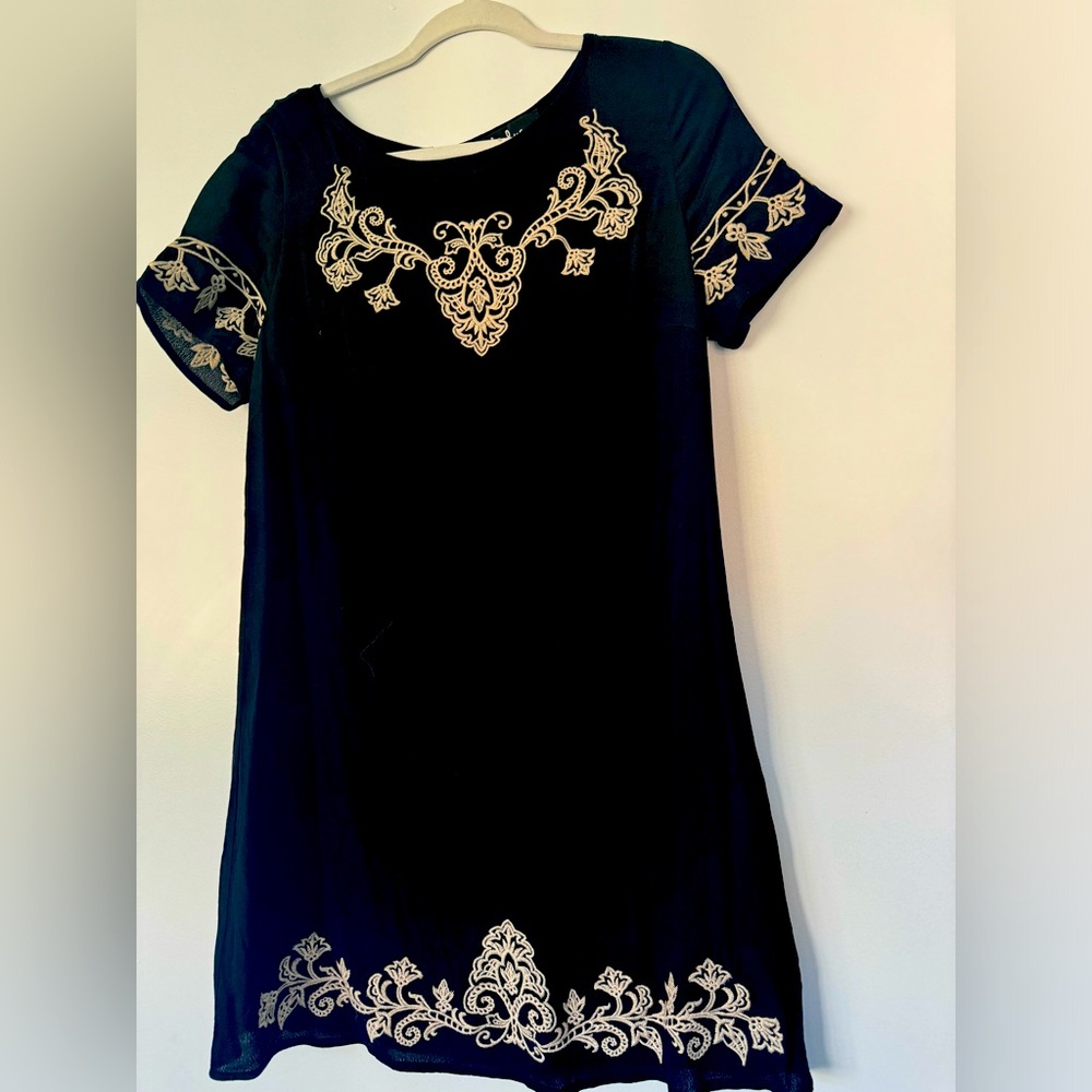 Lulus tell to tale black shift dress size large